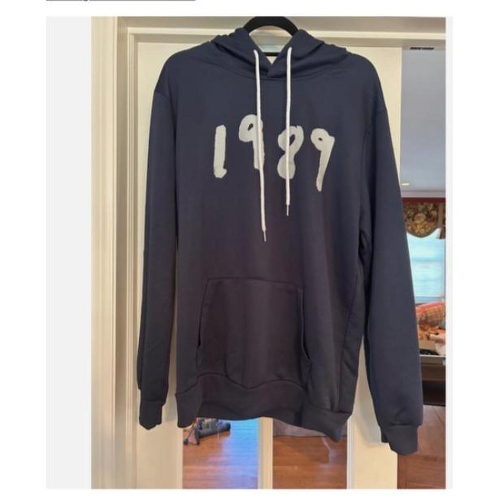 Taylor Swift 1989 Era Navy Blue Hooded Sweatshirt Large Graphic Hoodie